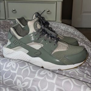 army green Huaraches